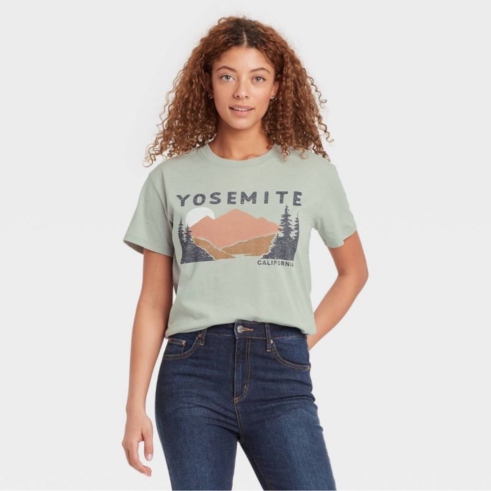 Women’s Zoe + Liv YOSEMITE Sage Green Short Sleeve Graphic T-shirt